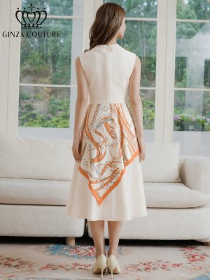 画像3: [送料無料][GINZA COUTURE]ベージュ×オレンジ・チェーン柄・襟付き・スカーフ・ハーフジップ・ノースリーブ・Aライン・フレア・ミディアムドレス・ワンピース[即日発送][大きいサイズあり]