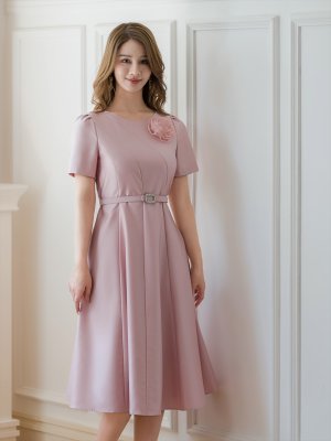 画像2: [送料無料][GINZA COUTURE]ピンク・レッド・ホワイト・半袖・シンプル・コサージュ・Ａライン・ミディアムドレス・ワンピース[即日発送][大きいサイズあり]