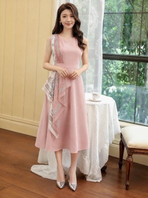 画像5: [送料無料][GINZA COUTURE]ピンク・パープル・ベージュ・ネイビー・ホワイト・ブラック・レッド・スカーフ・ビジューボタン・ノースリーブ・Aライン・ワンカラー・ミディアムドレス・ワンピース[即日発送][大きいサイズあり]