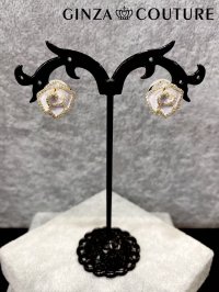 [ジュエリー][イヤリング]ゴールド×ホワイト・ゴールド×ブラック・フラワーモチーフ・ラインストーン・イヤリング[即日発送]