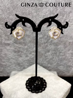 画像1: [ジュエリー][イヤリング]ゴールド×ホワイト・ゴールド×ブラック・フラワーモチーフ・ラインストーン・イヤリング[即日発送]
