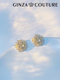 [ジュエリー][ピアス]ゴールド×ホワイト・フラワーモチーフ・パール・ストーン・スタッドピアス[即日発送]