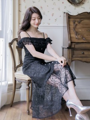 画像6: [送料無料][SETTAN]ブラック・ホワイト・総レース・リボンビジュー・オフショルダー・キャミソール・Aライン・ミディアムドレス・ワンピース[即日発送][大きいサイズあり]