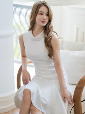 画像12: [送料無料][SETTAN]ネイビー・ホワイト・ブルー・ベージュ・首元パール・シンプル・ノースリーブ・Aライン・ひざ丈・ミディアムドレス・ワンピース[即日発送][大きいサイズあり]