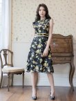 画像18: [送料無料][GINZA COUTURE]レッド・ブルー・イエロー・花柄・フリルリーブ・ハイウエスト・Aライン・ミニドレス・ワンピース[即日発送][大きいサイズあり] (18)