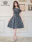 画像1: [送料無料][GINZA COUTURE]ブラック・プリント・Aライン・肩フリル・フレア・膝丈・ワンピース[即日発送][大きいサイズあり] (1)