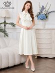 画像2: [送料無料][GINZA COUTURE]アイボリー・ホワイト×ピンク・ホワイト×イエロー・ロイヤルブルー・ベージュ×グレー・サテン・プリント・花柄・リボン・ノースリーブ・Aライン・ミディアムドレス・ワンピース[即日発送][大きいサイズあり] (2)