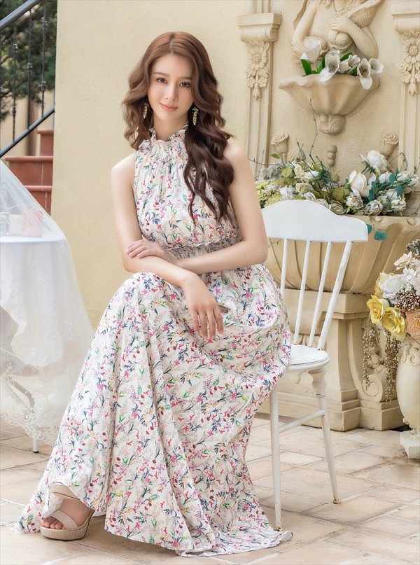 画像6: [送料無料][GINZA COUTURE]ホワイト・ブラック・ブラック・ホワイト・花柄・プリント・サテン・首元フリル・ウエストマーク・マキシ・アメリカンスリーブ・Aライン・ロングドレス[即日発送][大きいサイズあり] (6)