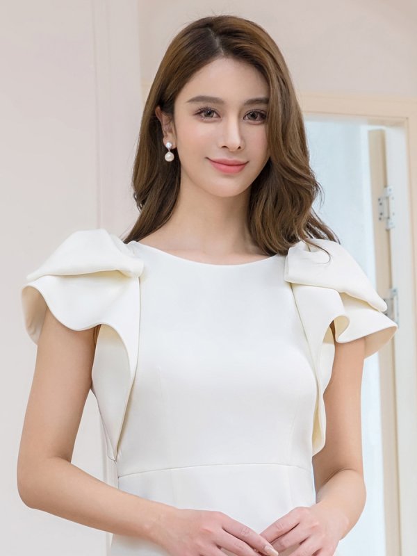 画像4: [送料無料][GINZA COUTURE]ホワイト・ボートネック・フリルスリーブ・肩リボン・タイト・スリット・ミディアムドレス・ワンピース[即日発送][大きいサイズあり] (4)