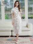 画像1: [送料無料][GINZA COUTURE]ホワイト・総レース・半袖・ロールカラー・ビジューボタン・フェイクポケット・タイト・ミディアムドレス・ワンピース[即日発送][大きいサイズあり] (1)