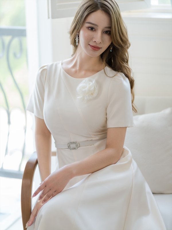 画像5: [送料無料][GINZA COUTURE]ホワイト・レッド・ピンク・半袖・シンプル・コサージュ・Ａライン・ミディアムドレス・ワンピース[即日発送][大きいサイズあり] (5)