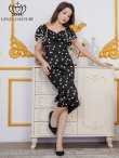画像2: [送料無料][GINZA COUTURE]ブラック・ホワイト・サテンジャガード・花柄・ドット・プリント・フリルスリーブ・パイピング・ビーズ・ラインストーン・タイト・ミディアムドレス・ワンピース[即日発送][大きいサイズあり] (2)