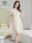画像1: [送料無料][GINZA COUTURE]アイボリー・ブラック・ピンク・ワンカラー・フリルスリーブ・Vネック・フラワーコサージュ・ボタン・裾プリーツ・Aライン・ミニドレス・ワンピース[即日発送][大きいサイズあり] (1)