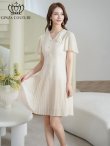 画像5: [送料無料][GINZA COUTURE]アイボリー・ブラック・ピンク・ワンカラー・フリルスリーブ・Vネック・フラワーコサージュ・ボタン・裾プリーツ・Aライン・ミニドレス・ワンピース[即日発送][大きいサイズあり] (5)
