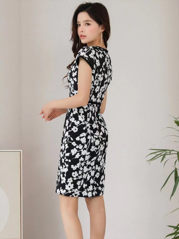 画像2: [送料無料][ERUKEI]ホワイト×ブラック・花柄・切り込みカット・タイト・フレンチリーブ・ミニドレス・ワンピース[即日発送][大きいサイズあり] (2)