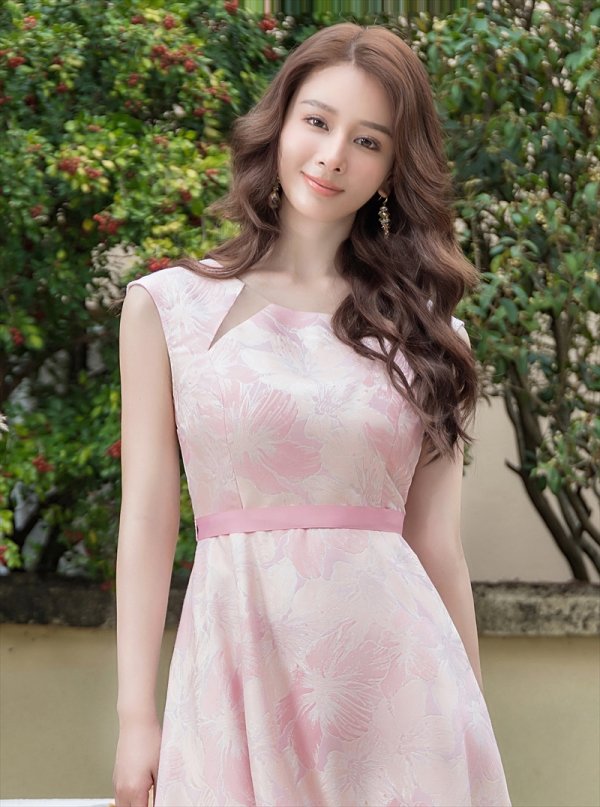 画像4: [送料無料][GINZA COUTURE]ピンク×シルバー・ネイビー・レッド・ジャガード・アシメントリー・ノースリーブ・フラワープリント・Aライン・ミディアムドレス・ワンピース[即日発送][大きいサイズあり] (4)