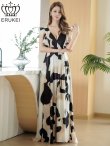 画像2: [送料無料][ERUKEI]ブラック×ホワイト・抽象柄・プリント・サテン・フリルスリーブ・Vネック・タック・ベルト風・スリット・Aライン・ロングドレス[即日発送][大きいサイズあり] (2)