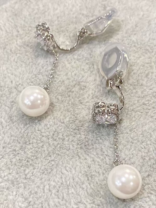 画像4: [ジュエリー][イヤリング]シルバー・クリアストーン・ビジュー・フラワーモチーフ・パール・イヤリング[即日発送] (4)