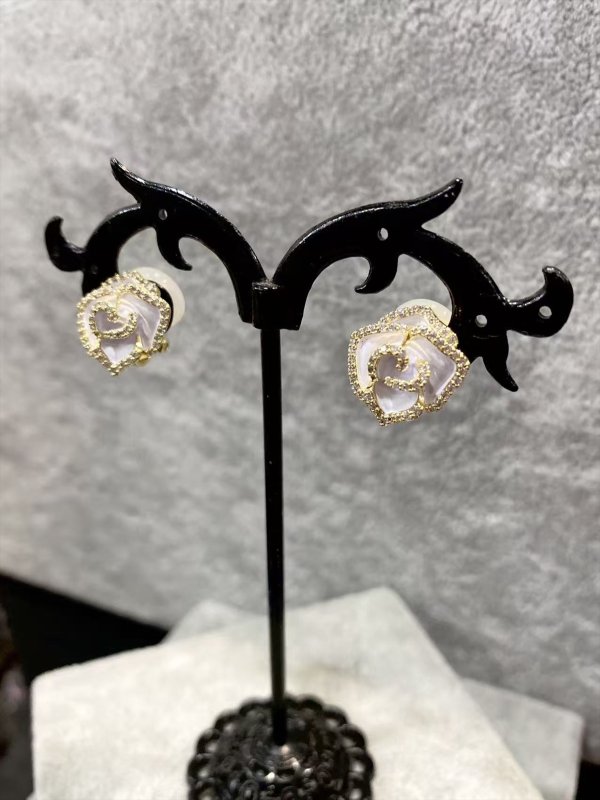 画像6: [ジュエリー][イヤリング]ゴールド×ブラック・ゴールド×ホワイト・フラワーモチーフ・ラインストーン・イヤリング[即日発送] (6)