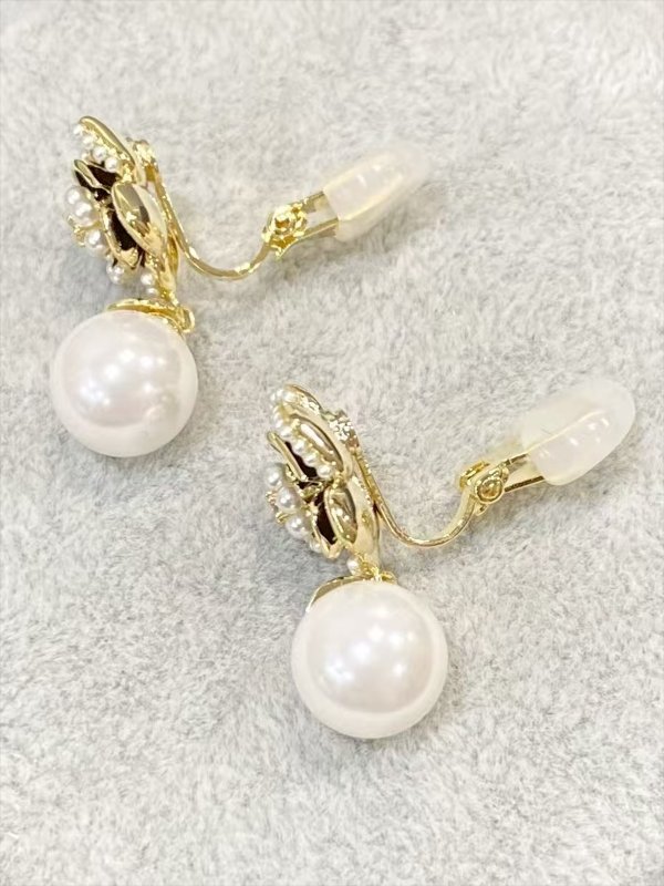 画像4: [ジュエリー][イヤリング]ゴールド×ブラック・ゴールド×ホワイト・フラワーモチーフ・ラインストーン・パール・イヤリング[即日発送] (4)