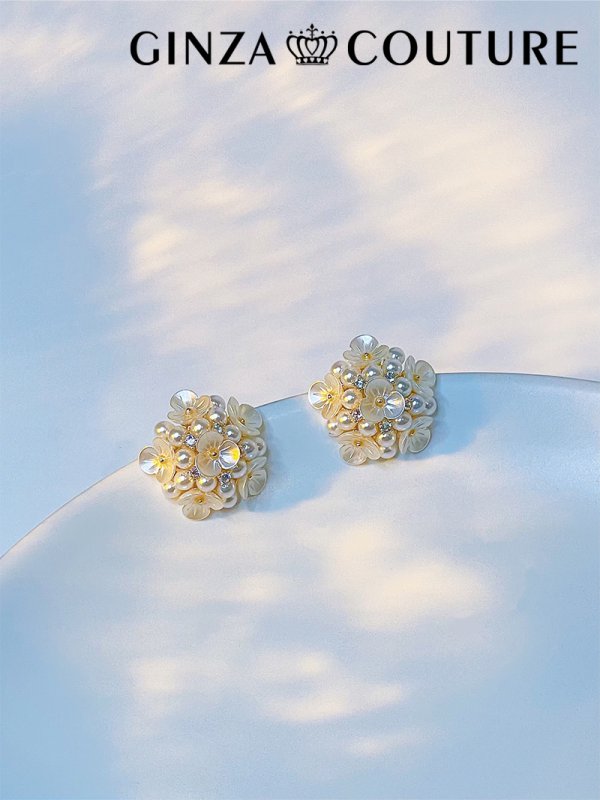 画像1: [ジュエリー][ピアス]ゴールド×ホワイト・フラワーモチーフ・パール・ストーン・スタッドピアス[即日発送] (1)
