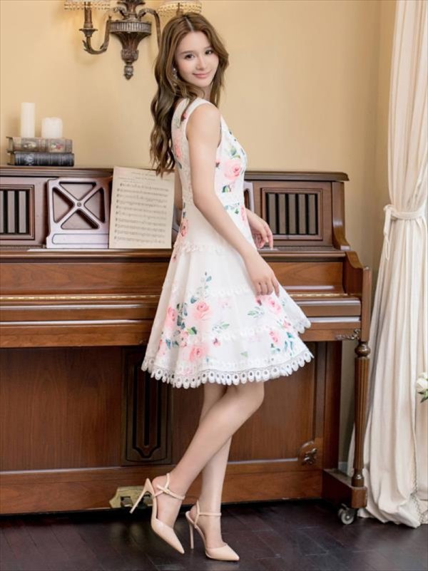 画像8: [送料無料][ERUKEI]レッド・ホワイト・花柄・プリント・レース・Vネック・ノースリーブ・Aライン・ミニドレス・ワンピース[即日発送][大きいサイズあり] (8)