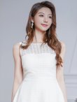 画像4: [送料無料][SETTAN]ホワイト・ワインレッド・ファー付き・シアー・チュールレース・ボートネック・ノースリーブ・Aライン・フレア・ミディアムドレス・ワンピース[即日発送][大きいサイズあり] (4)