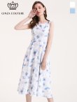 画像1: [GINZA COUTURE]ホワイト・ブルー・花柄・ウエスト切り替え・ノースリーブ・Ａライン・フレア・ミディアムドレス・ワンピース (1)